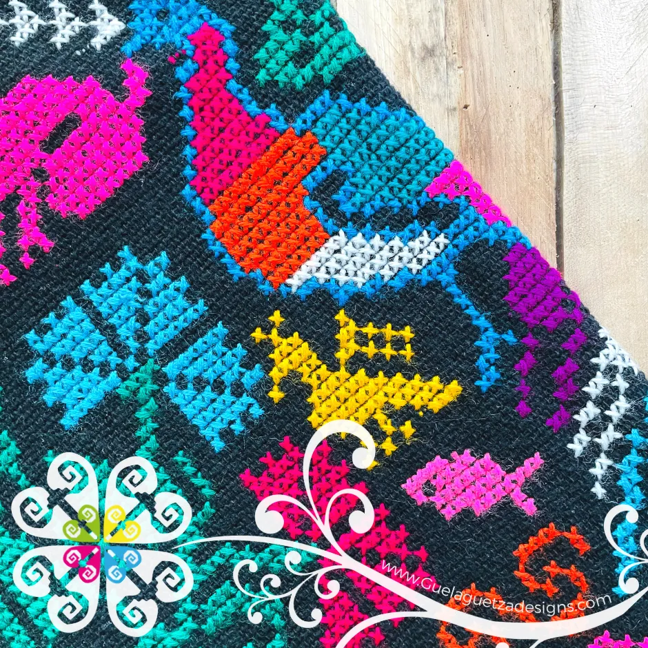 Black Peacock Design Embroider Poncho - Mañanita