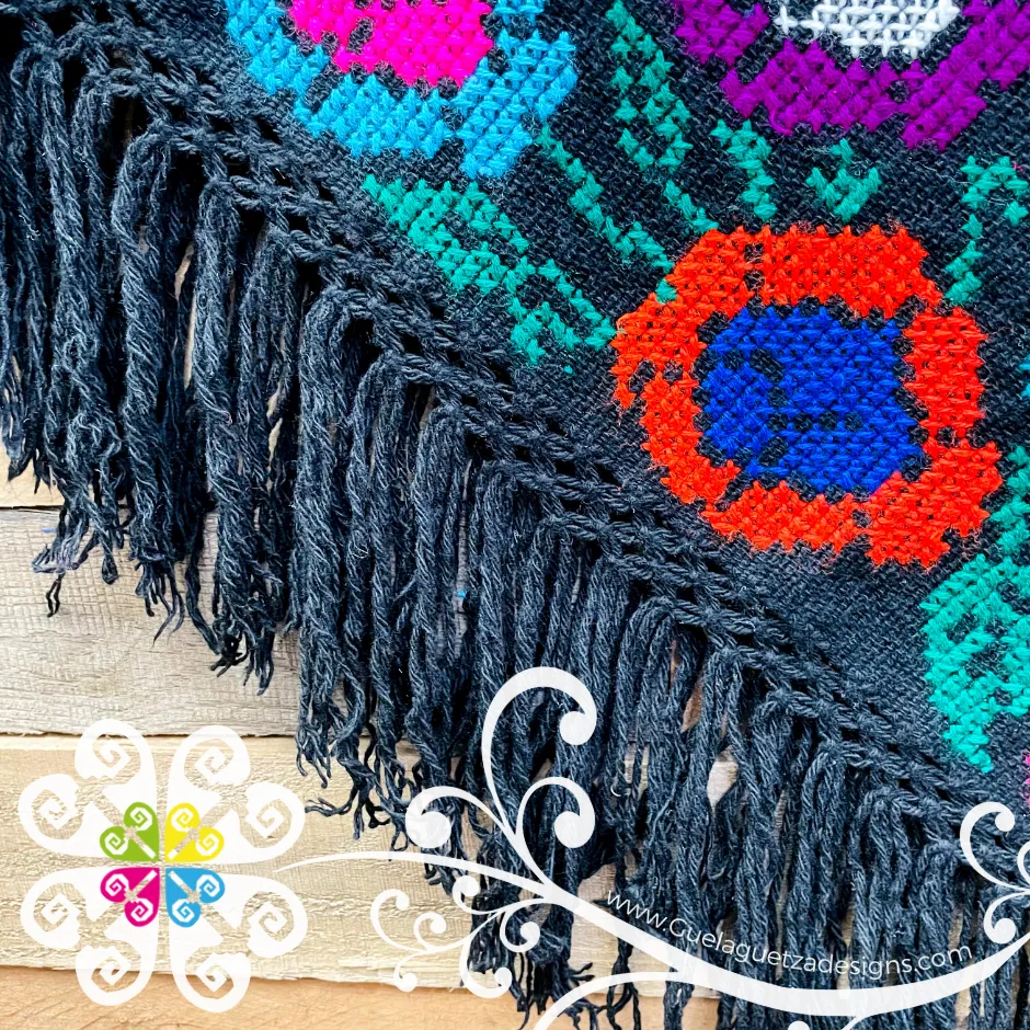 Black Peacock Design Embroider Poncho - Mañanita