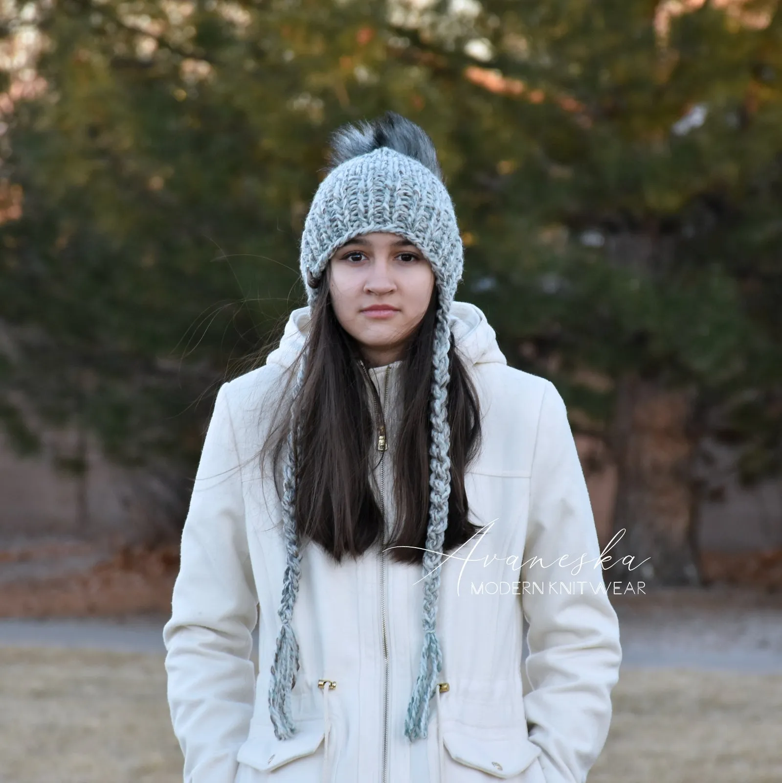 Bonnet Style Fitted Hat | The COUNTESS