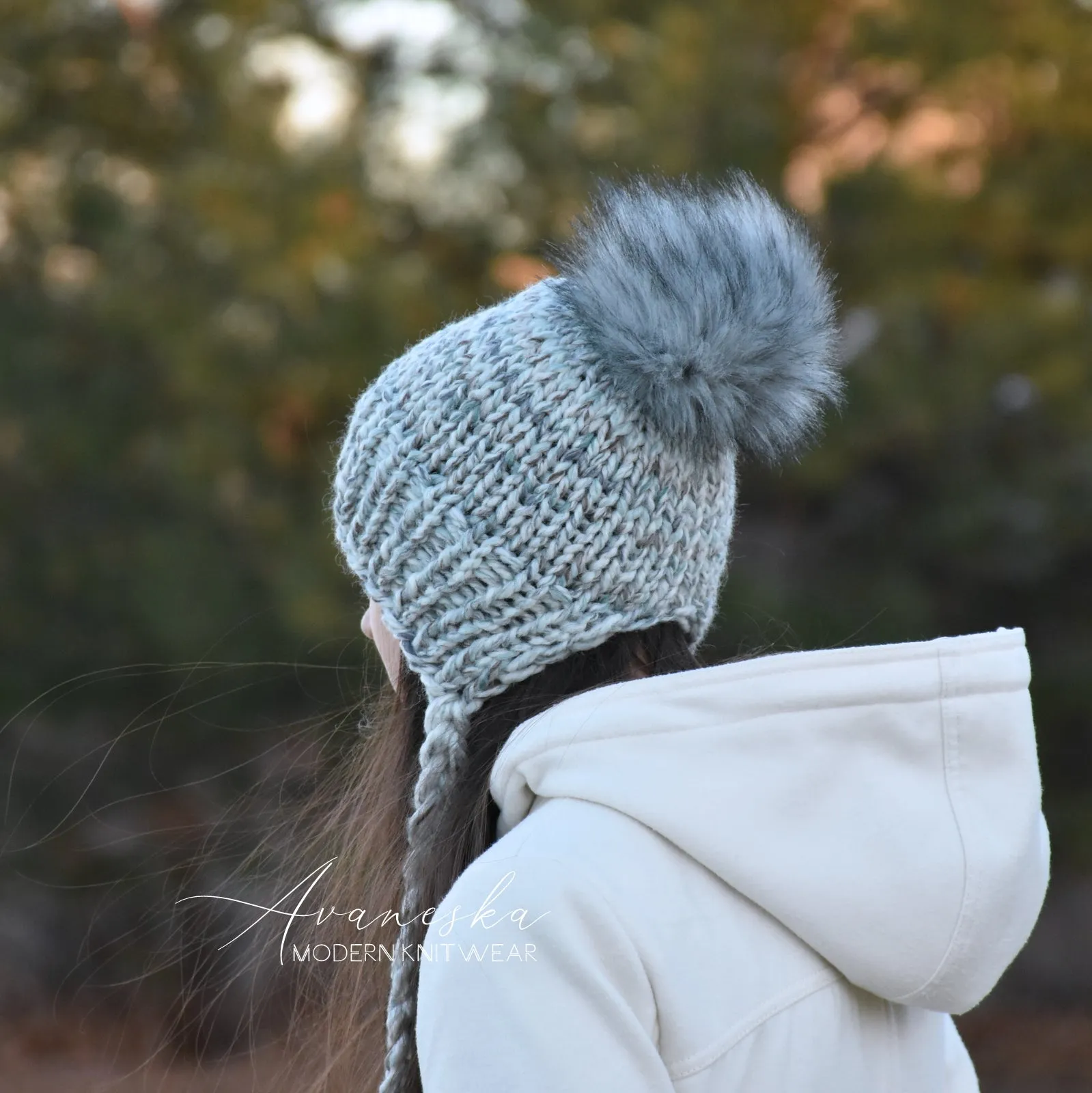 Bonnet Style Fitted Hat | The COUNTESS