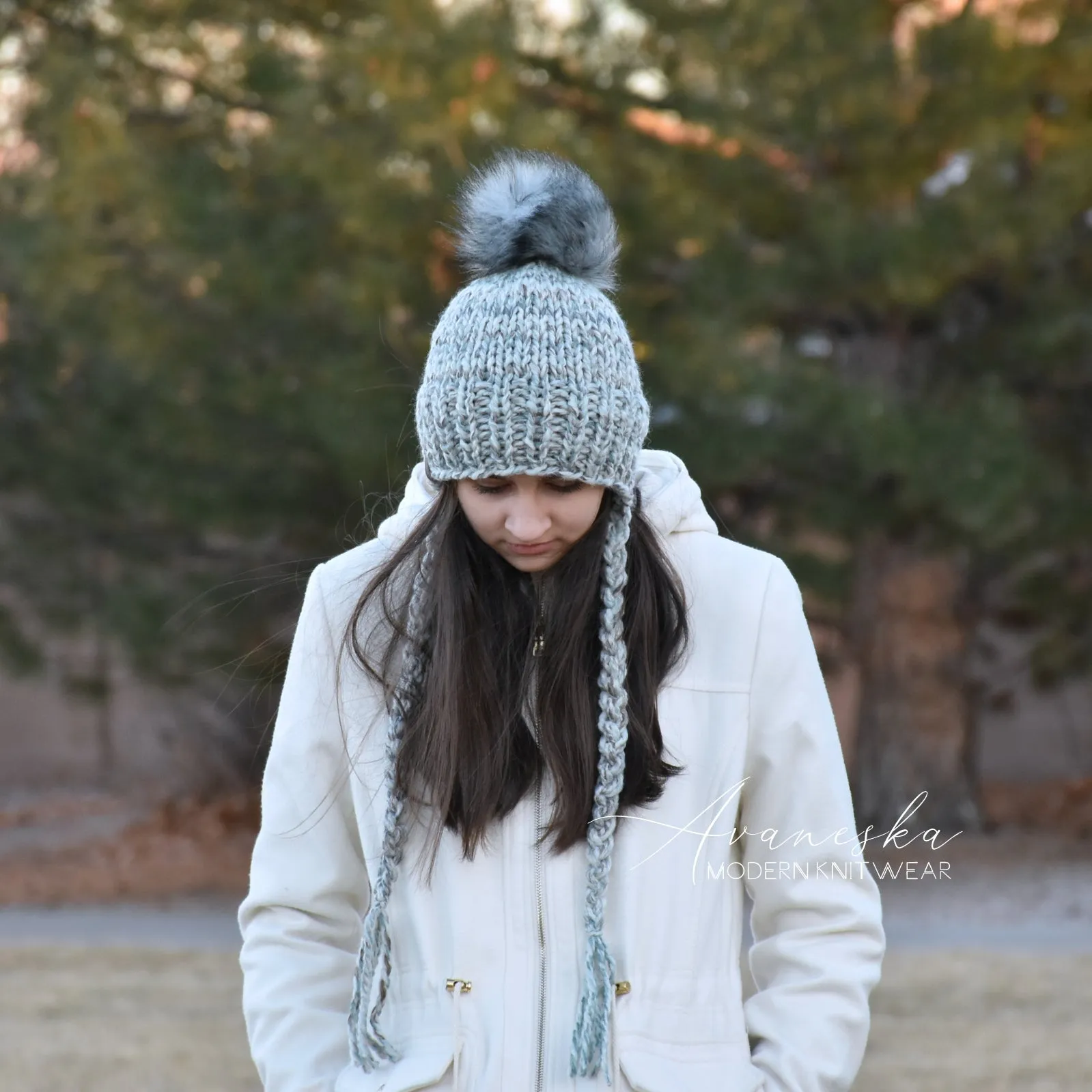 Bonnet Style Fitted Hat | The COUNTESS