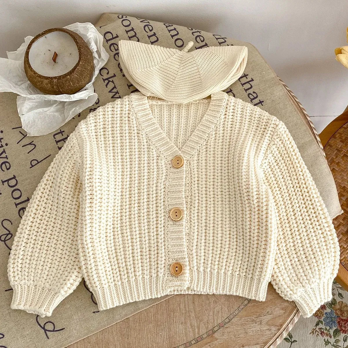 INS Spring and Autumn Season Internet Celebrity Style Male and Female Babies Baby Bead Ground Thick Needle V-Neck Coat Newborn L (Copy)