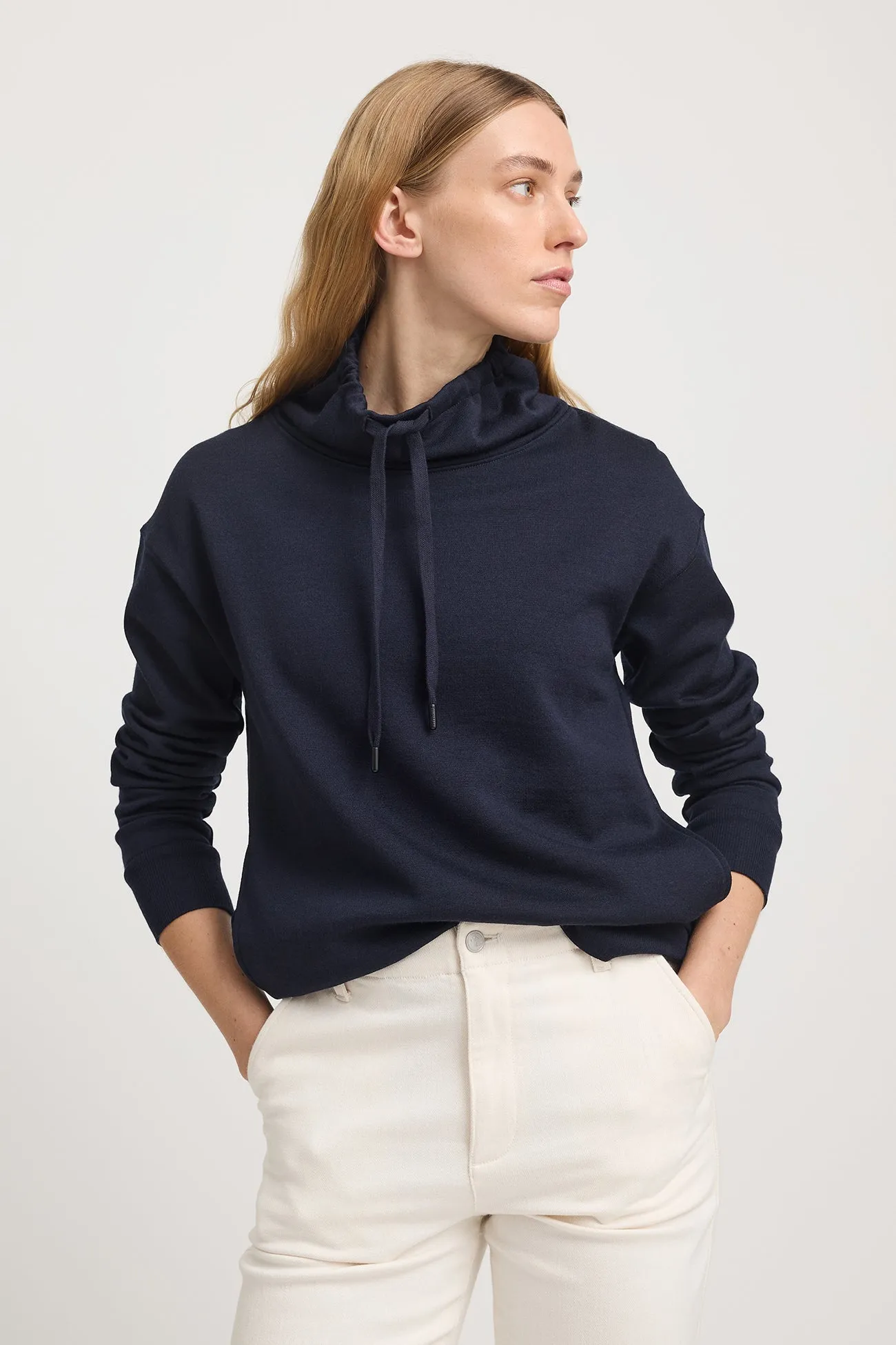 LOUNGE FUNNEL NECK