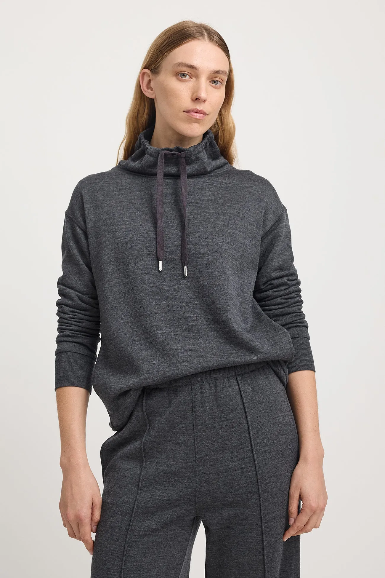 LOUNGE FUNNEL NECK