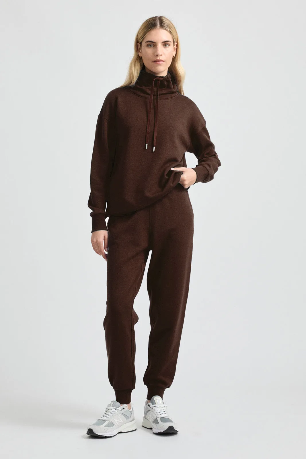 LOUNGE FUNNEL NECK