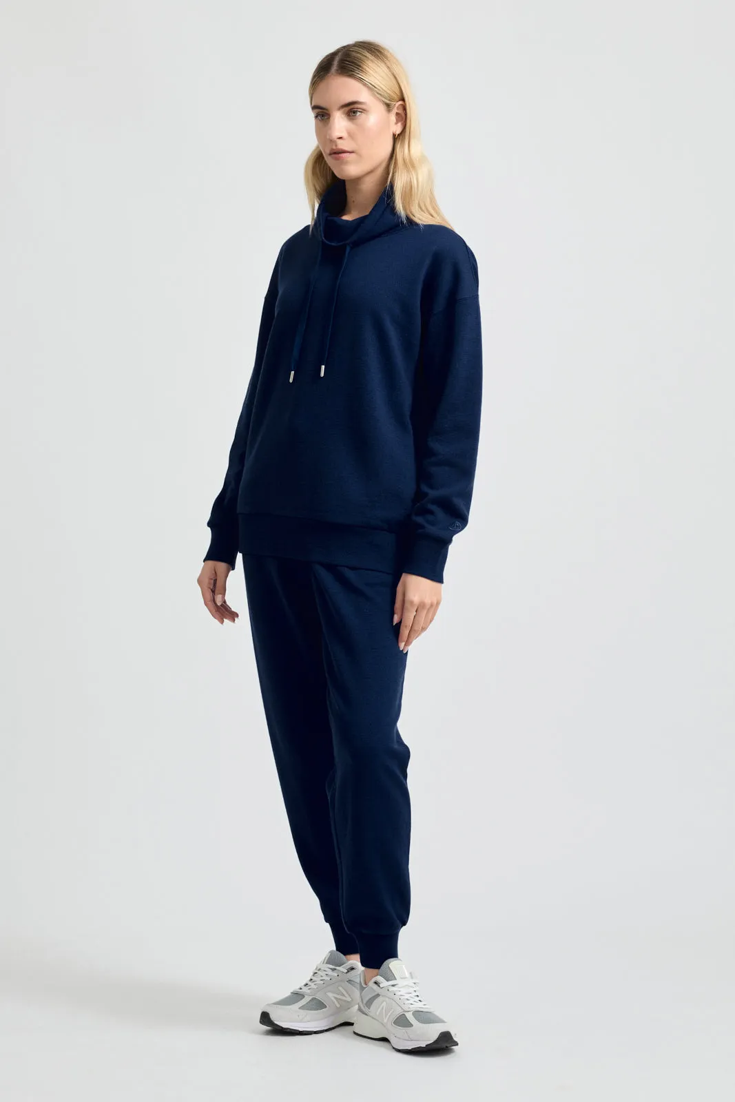 LOUNGE FUNNEL NECK