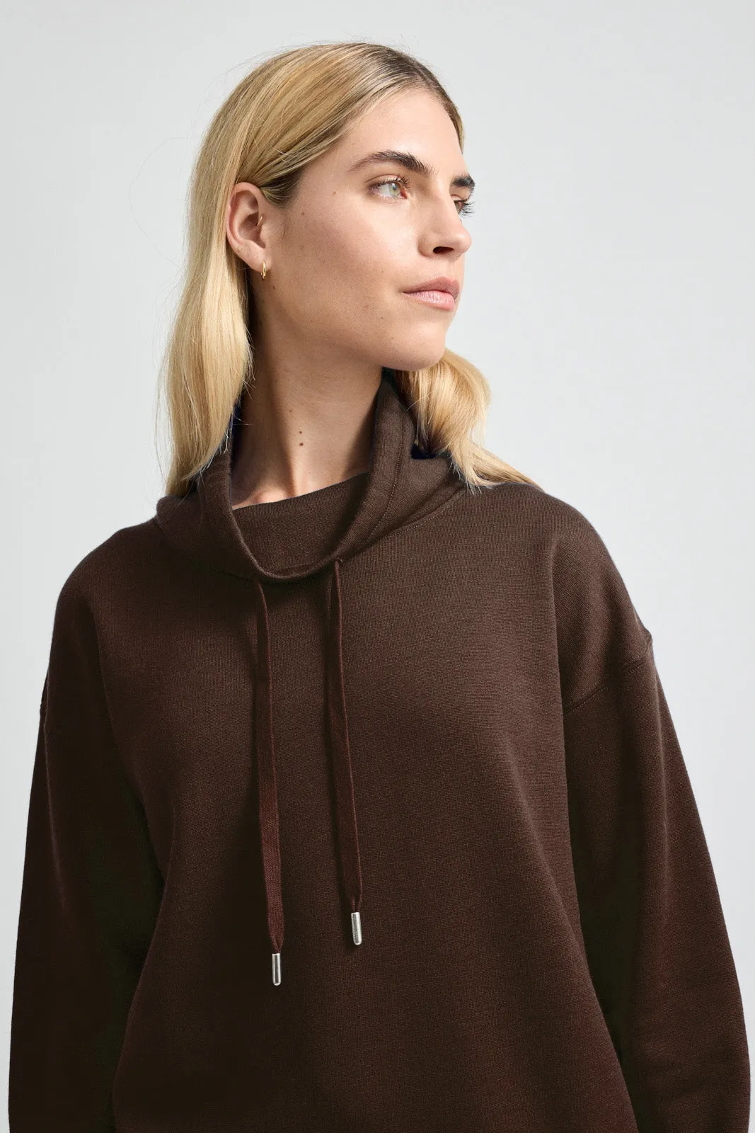 LOUNGE FUNNEL NECK