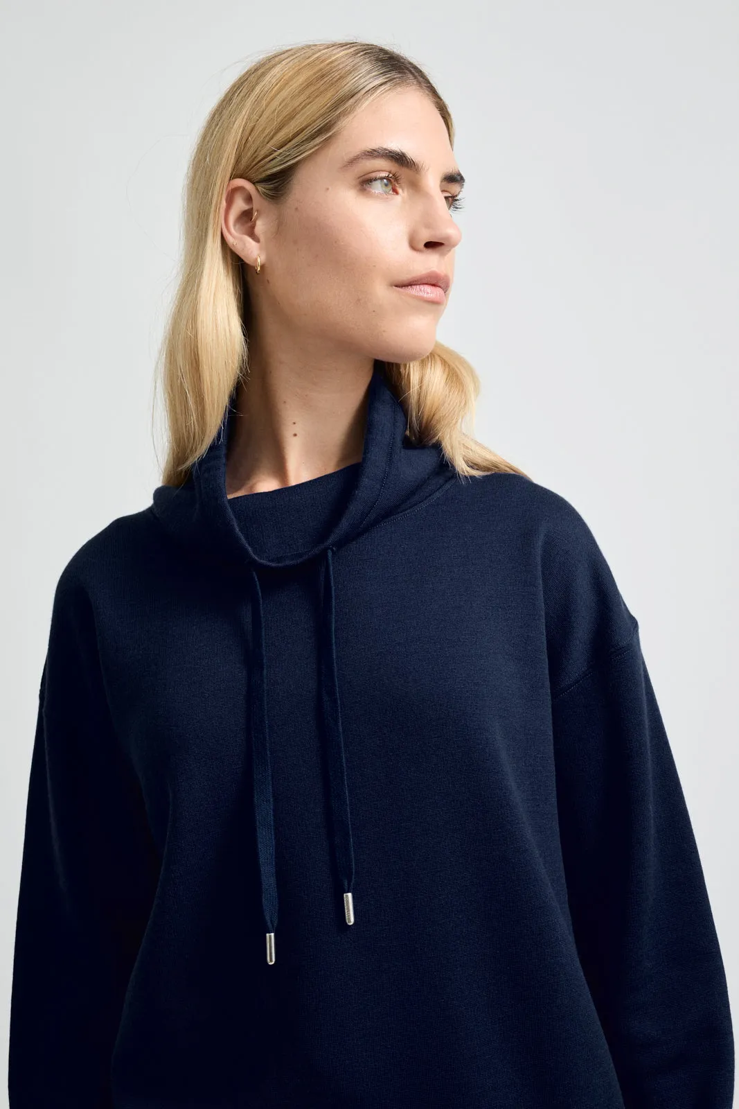 LOUNGE FUNNEL NECK