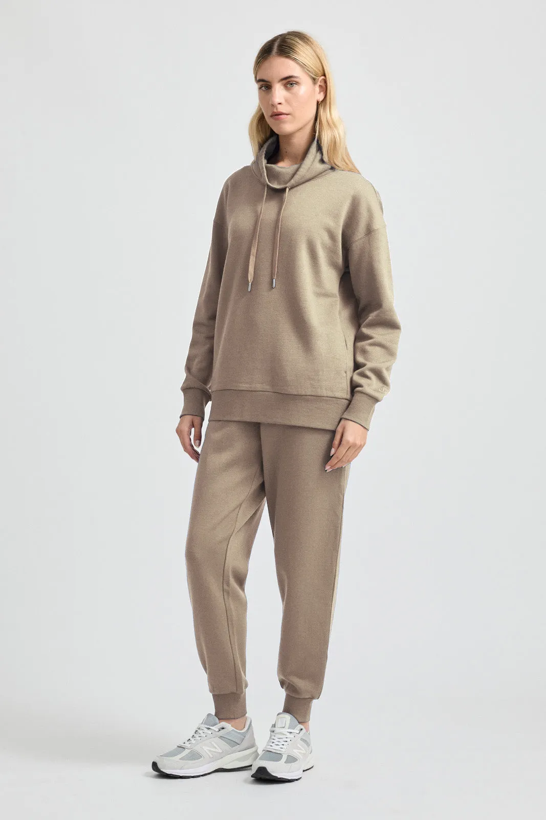 LOUNGE FUNNEL NECK