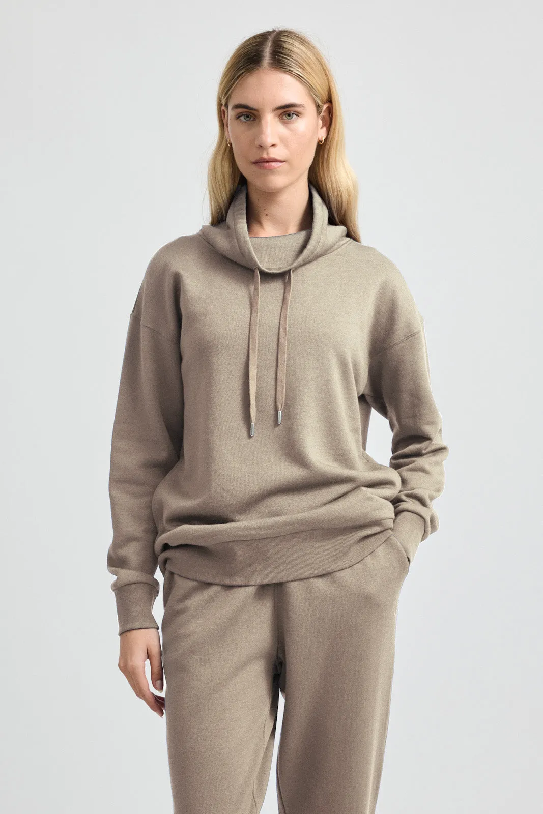 LOUNGE FUNNEL NECK