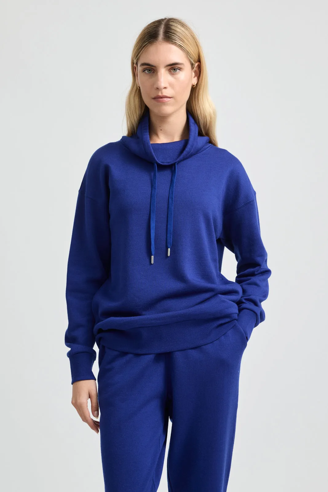 LOUNGE FUNNEL NECK