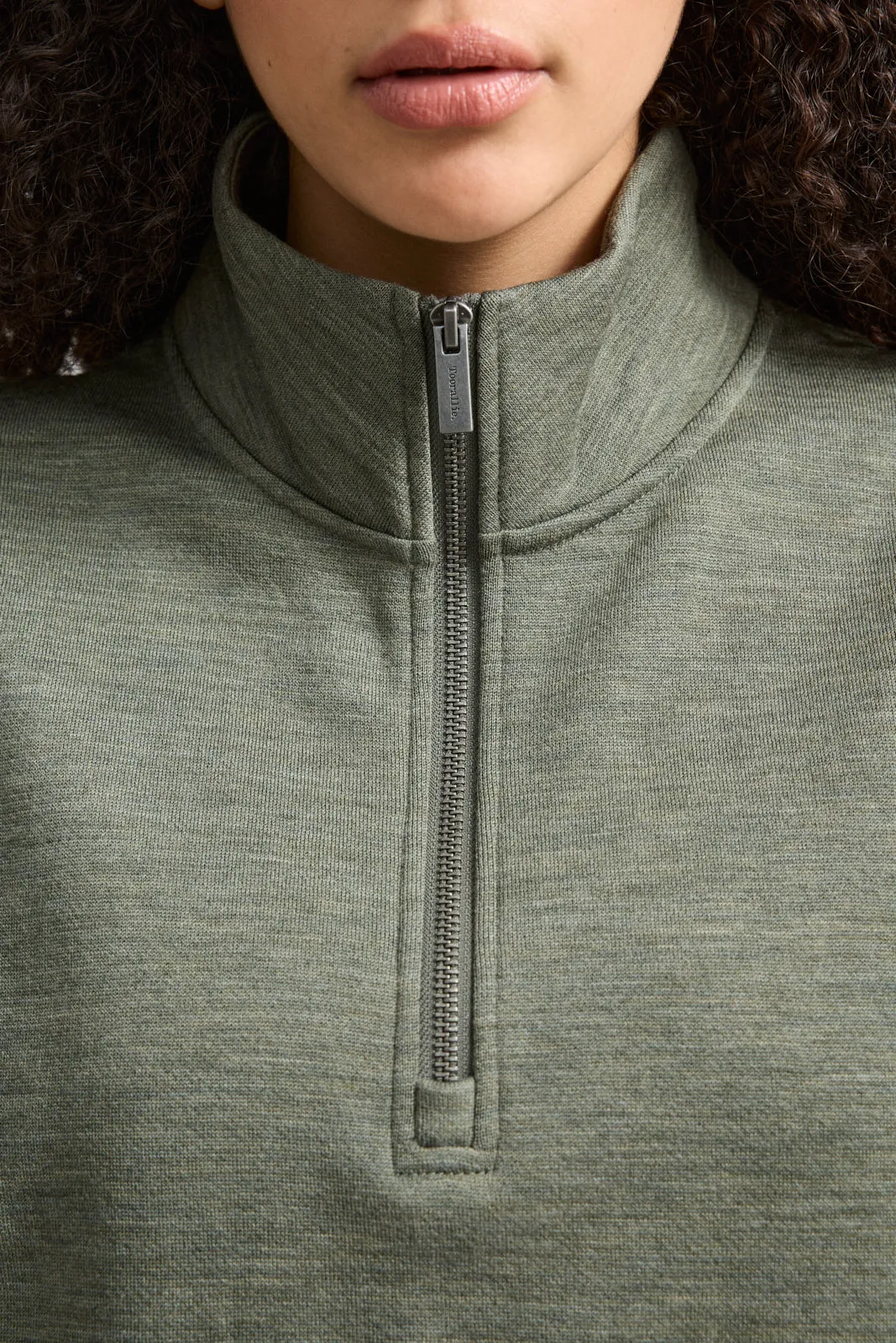 LOUNGE ZIP COLLAR