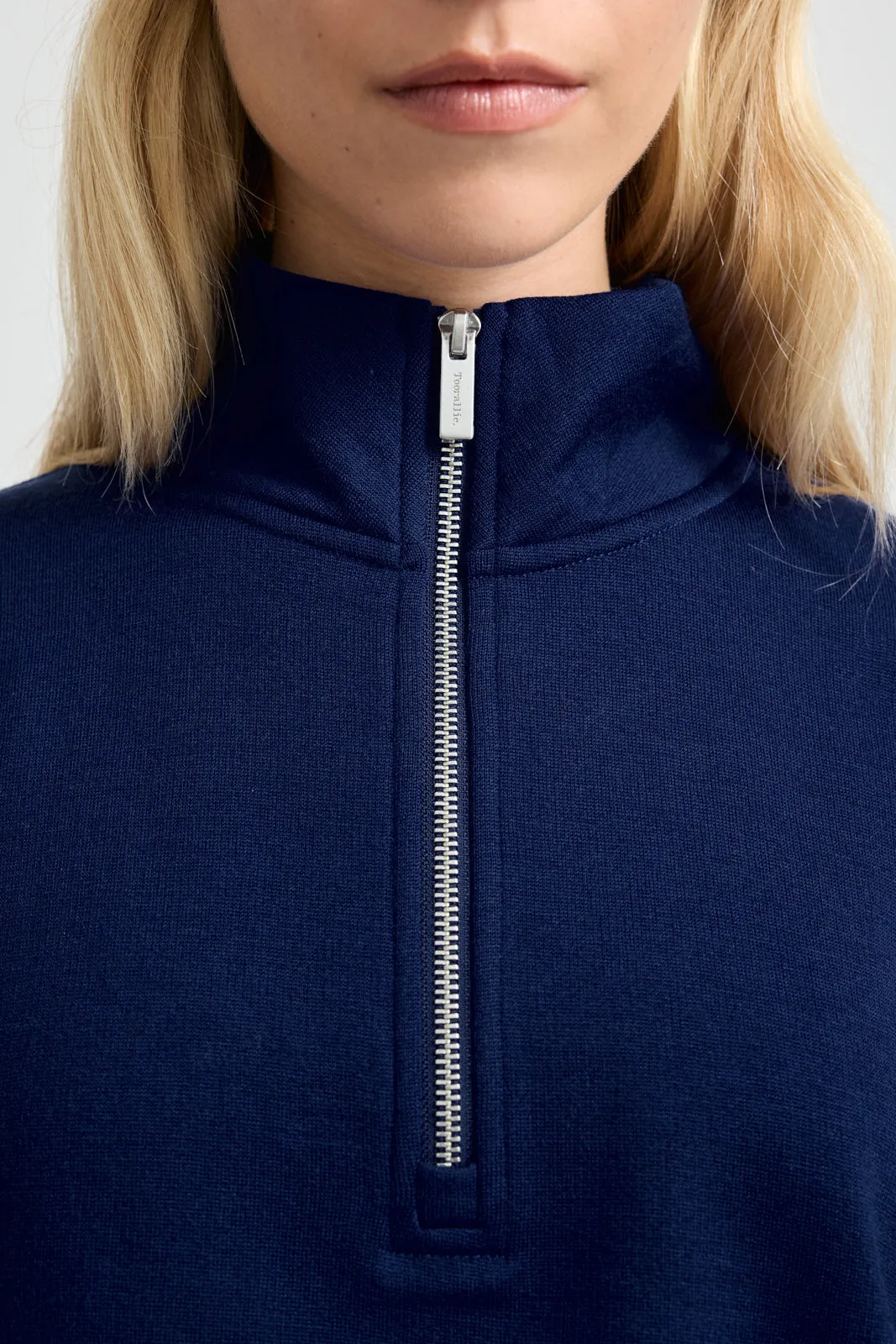 LOUNGE ZIP COLLAR